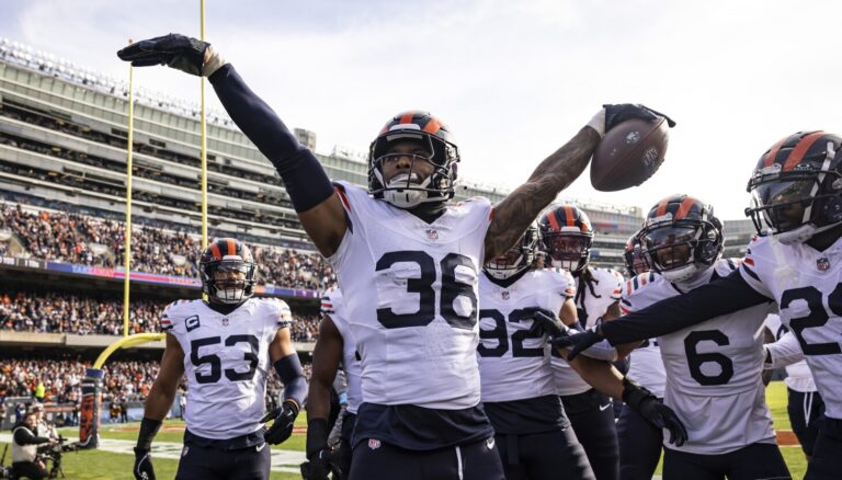 Bears safety Jonathan Owens honors wife Simone Biles with gymnastics celebration