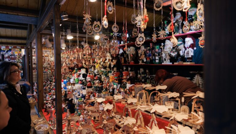 Christkindlmarket opens in Daley Plaza: 'It's my happy place'