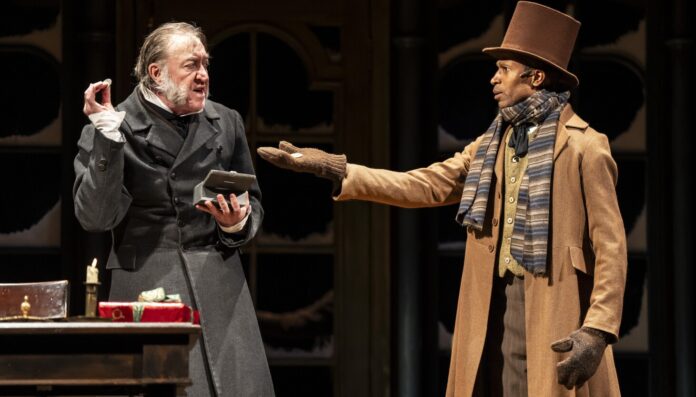 Goodman Theatre's 'A Christmas Carol' features magnificent new Scrooge, peerless cast