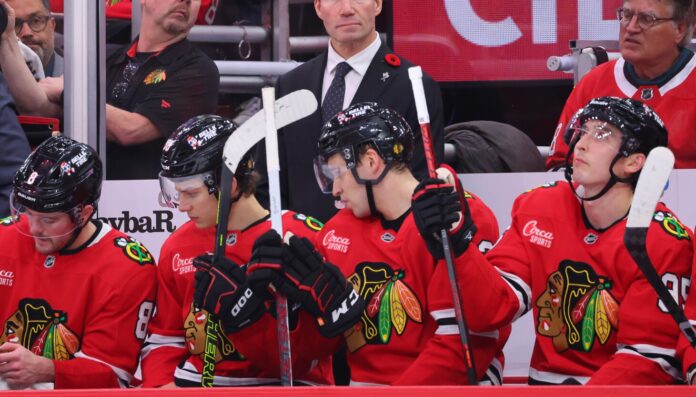 How do NHL players stay engaged on the bench between shifts?