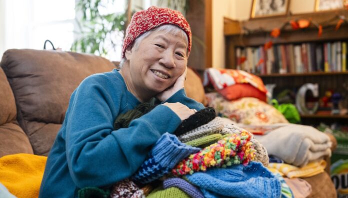 Rogers Park resident donates handmade hats to asylum-seekers through 500 Hats for Refugees initiative