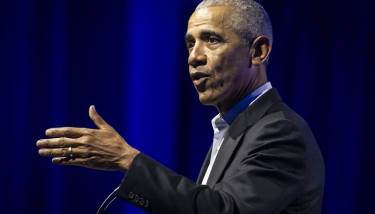 Barack Obama preaches pluralism in Chicago Democracy Forum speech