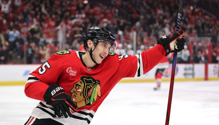 Blackhawks cherishing the 'good energy' created by rare winning streak