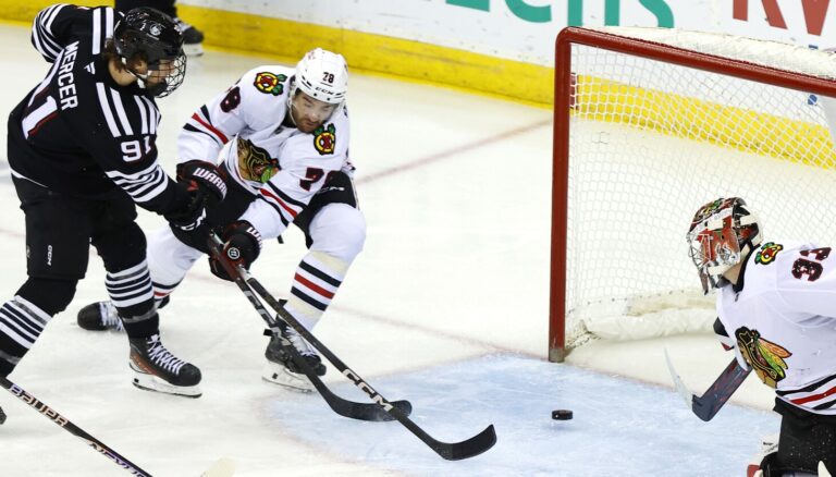 Blackhawks come unglued after another back-breaking mistake in loss to Devils