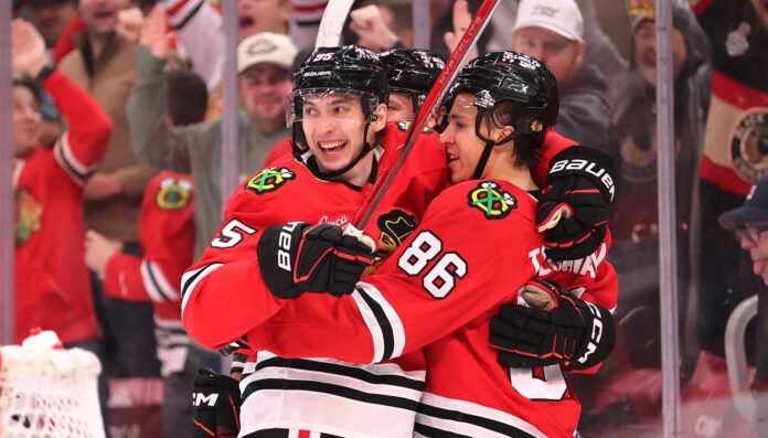 Blackhawks ride Ilya Mikheyev-Teuvo Teravainen connection to third consecutive win