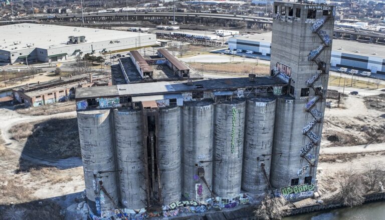 Damen Silos owner Michael Tadin Jr. moves step closer toward demolition