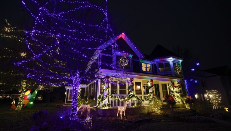 Homeowners turn to pros to deck out homes with dazzling holiday light displays