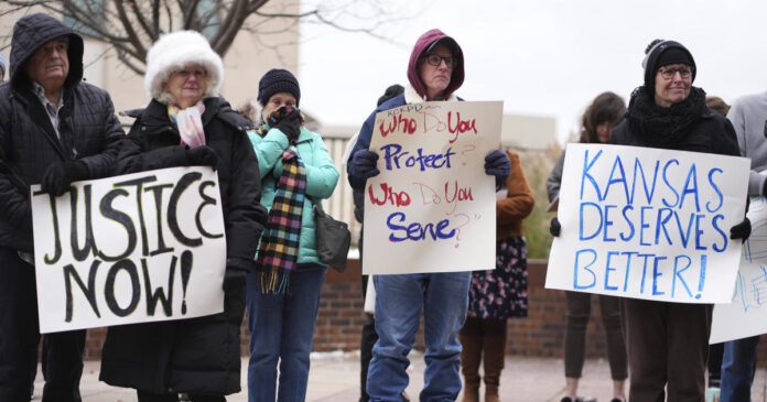 White former detective accused of preying on Black women in Kansas dies right before trial, prosecutors say